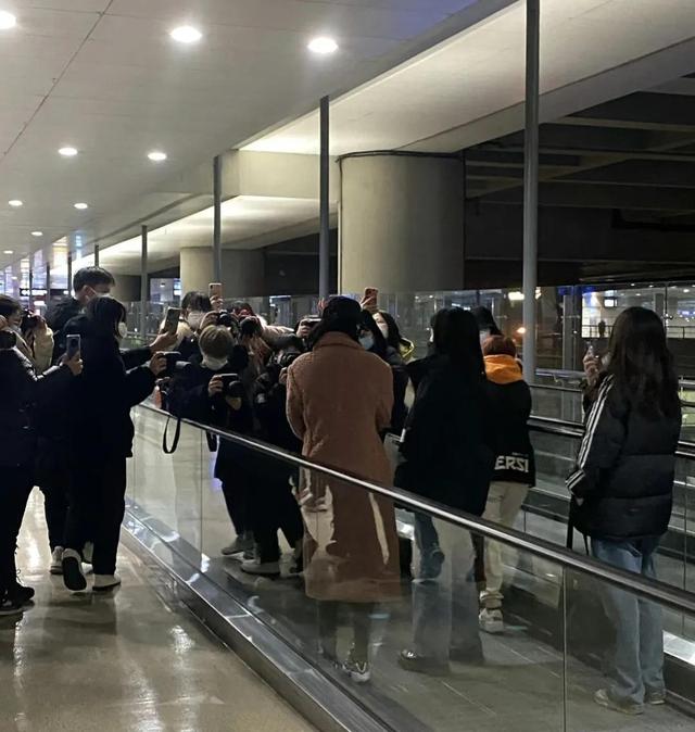 迪丽热巴|热巴绯闻升级!曝黄景瑜聊天背景,怀孕风波疑另有隐情