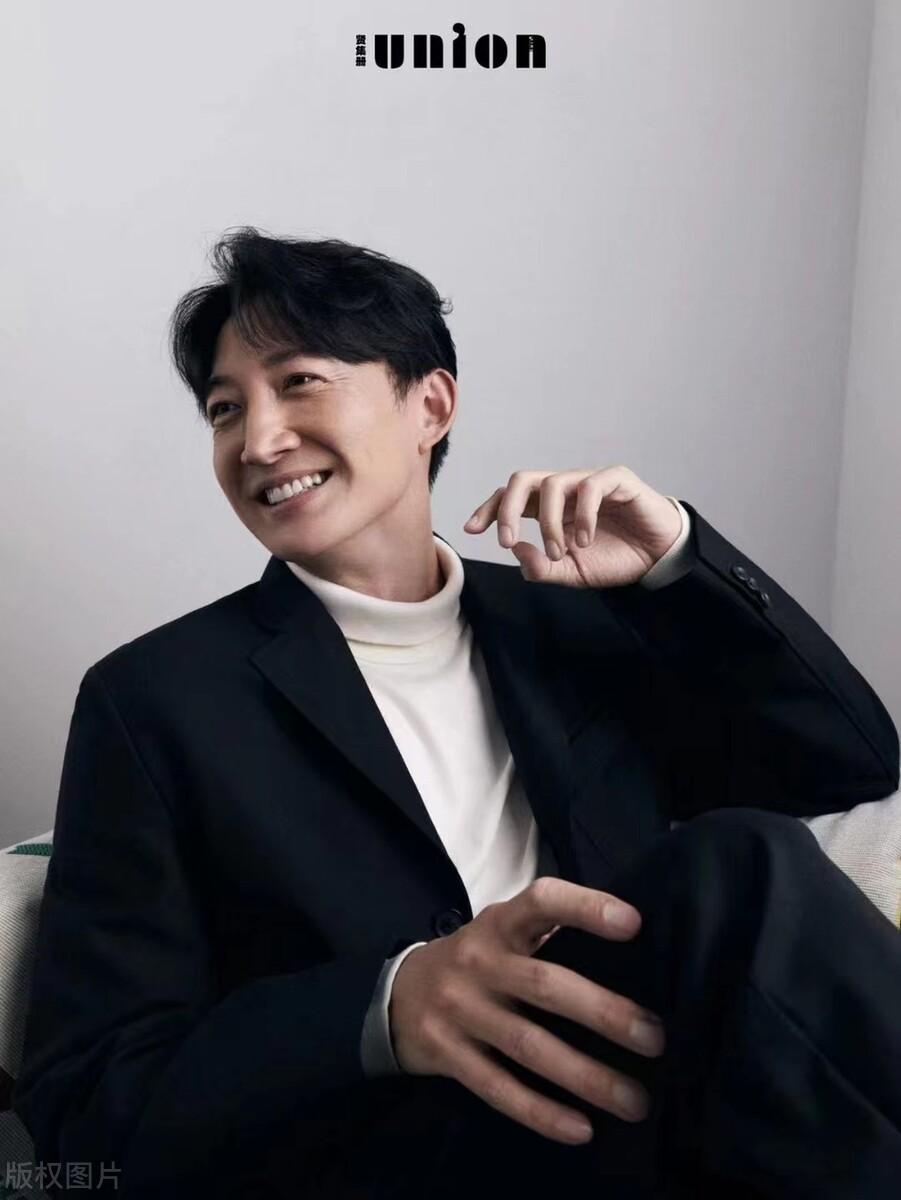 王阳出道15年不火，如今却是“叔圈顶流”，全靠他的妻子！