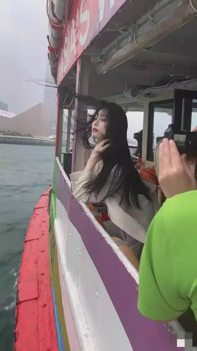 范冰冰|范冰冰:香港街头现身,大量生图流出,真实容貌让网友大感震惊!