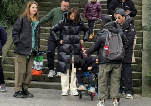 蔡少芬随夫回婆家,皮肤蜡黄好憔悴!女儿近照曝光未继承妈妈美貌