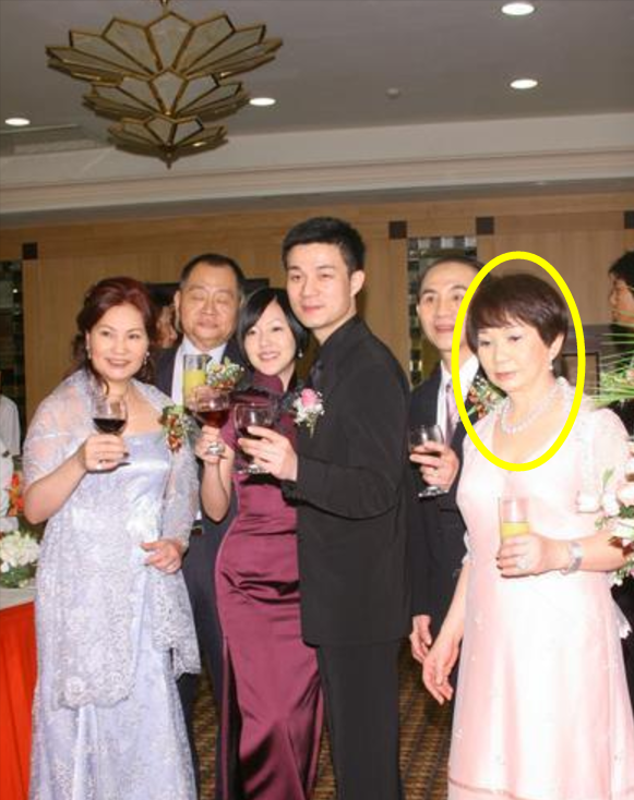 小S携全家游厦门住廉价酒店,面容憔悴像哭过,婆婆老公全程冷脸