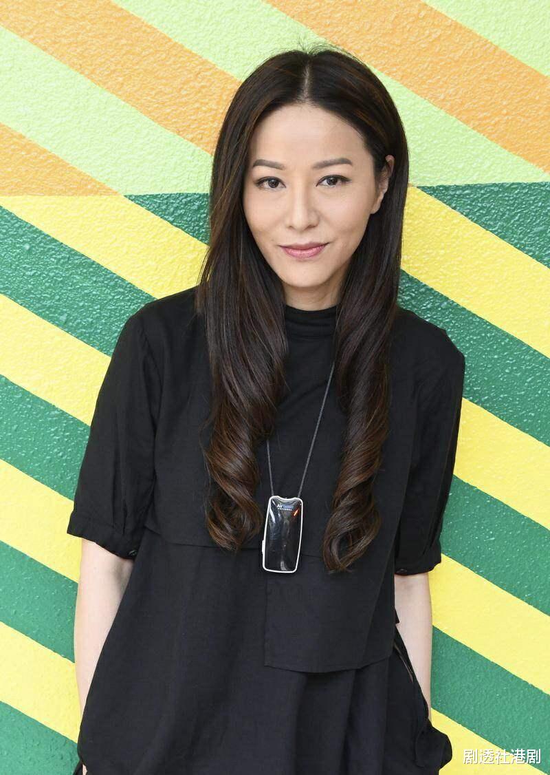 TVB实力女星大赞另一半!自曝两人交往趣闻,曾遭两男星无情背叛