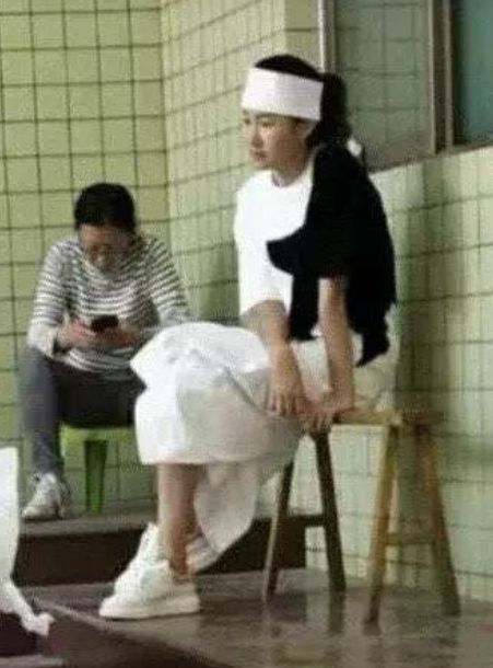 坦然面对!宋喆出狱前晚王宝强冯清携手聚餐,开心聊天冯清当司机