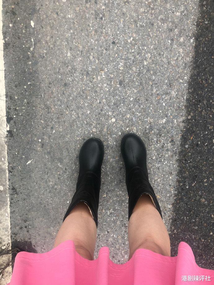 悲惨童年成癫狂内因?前TVB花旦行径怪异再惹网友吐槽:好恶心