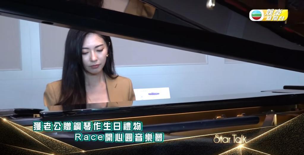 向佐前女友生完二胎封肚，和百亿富豪老公都是二婚，调侃孩子太多