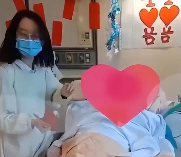 李坤城|反转！李坤城临终照曝光，全身浮肿似气球，邻居出面曝儿子真面目