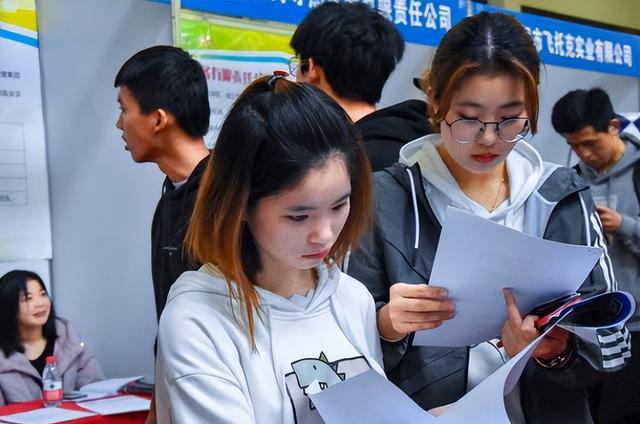 毕业后才知道,校招和社招之间的差别,后悔当初没听辅导员的话