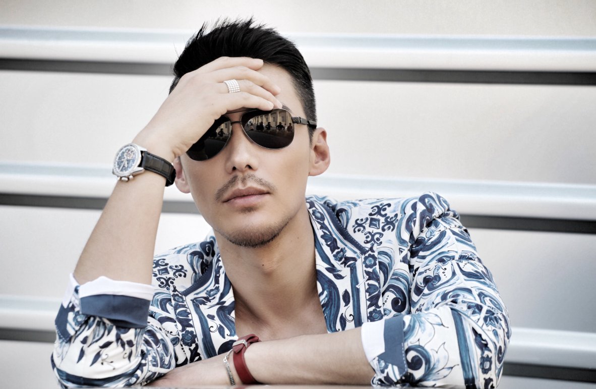 胡兵|胡兵官宣结婚惊动娱乐圈，30年的爱情终成眷属