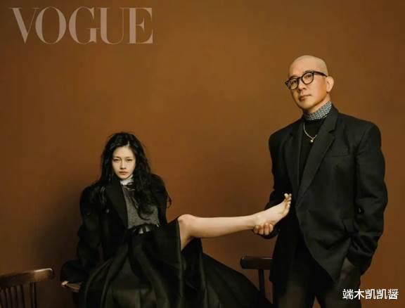 坐等二离！具俊晔在韩开泳池派对，衣衫不整打DJ，满屏都是辣妹