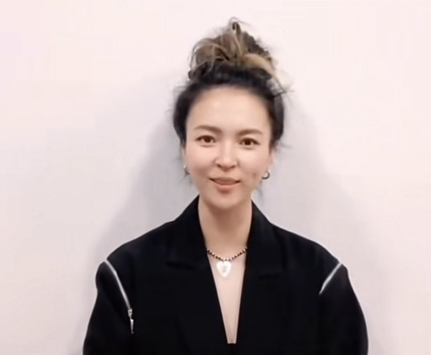 毕夏丧夫后首露面，身形消瘦显憔悴，老公刚去世就开演唱会引热议