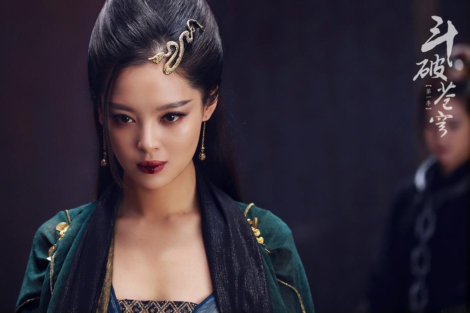 斗破苍穹之少年归来：相比辛芷蕾版的美杜莎，王秀竹版的变化喜人