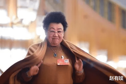 陈丽华立遗嘱:儿女每人100亿,余下归唐僧老公?网友评论太扎心