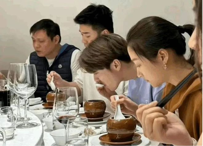 关晓彤|关晓彤官宣:爱了三年,好可惜!