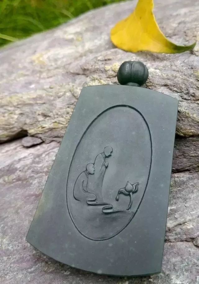 翡翠|蓝水翡翠跟油青种翡翠有什么关系?