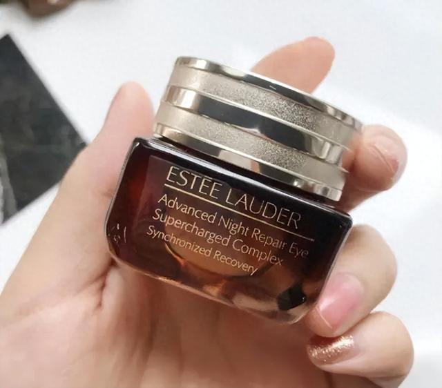 眼霜不是贵的才有效果,这4款眼霜好用还不贵,淡化细纹效果好!