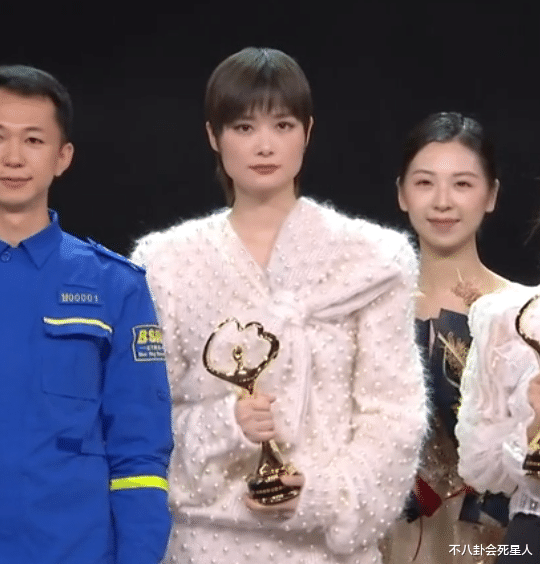 杨紫|真正的厮杀!42位女星比美盛事,85花同框,杨紫热巴争艳,好刺激