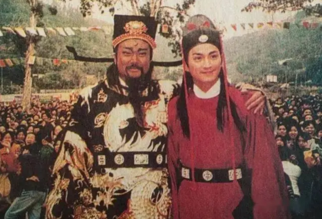 63岁展昭健身照曝光:肌肉如此逆天,20岁小伙也望尘莫及?!