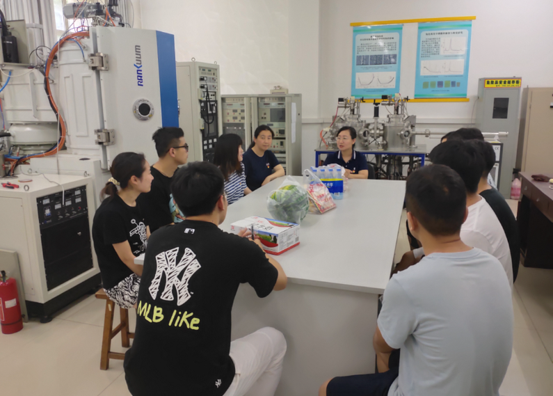 研究生争取3个条件，毕业时留校几率更大，网友：这研可不白考