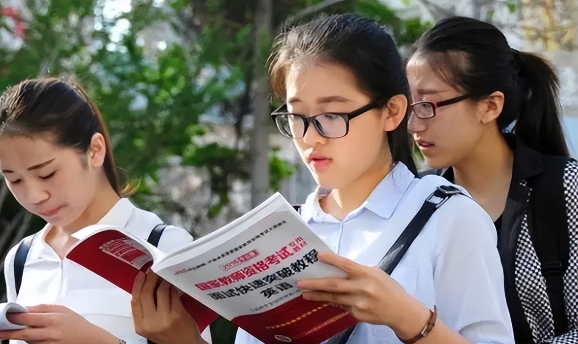 教师|中小学教师编制或成为泡影？改成参聘制后，超7成岗位招聘遇冷