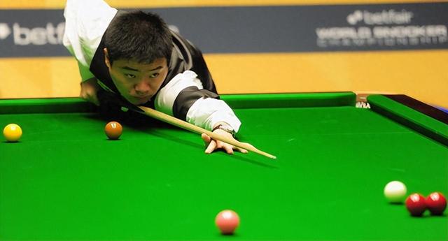 “台球天才”丁俊晖:母亲55岁因癌离世,他娶财经女记者为妻