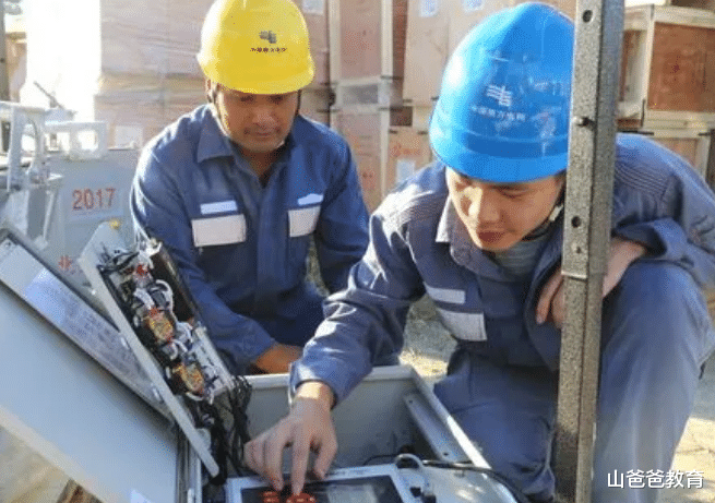 年薪20万起步的国家电网,为何9成毕业生没机会,过来人说出实话