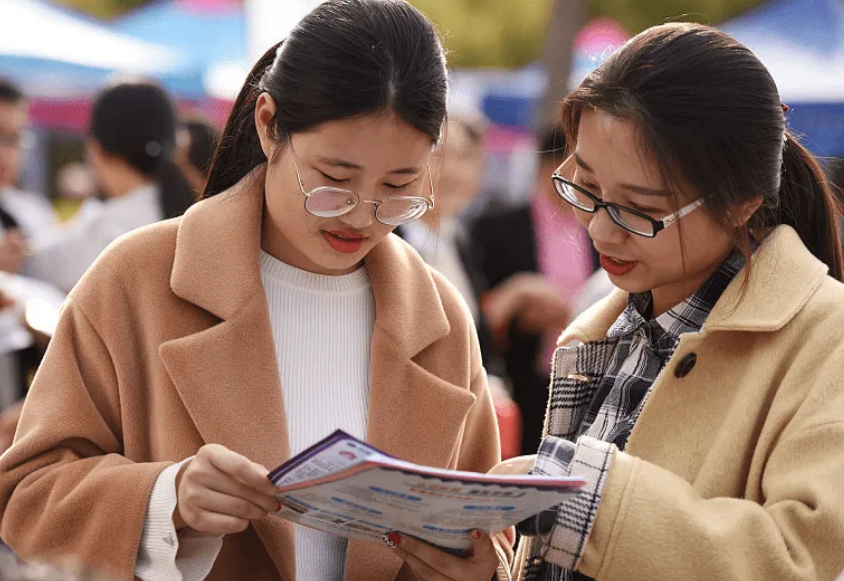 大学和大学专业,哪个对以后找工作影响大?看完就明白了