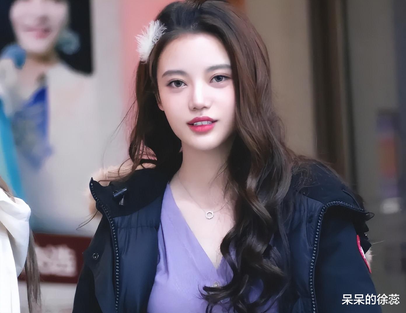 白鹿|暂别宋雨琦后,《跑男》迎新女嘉宾,身材样貌一点不输baby与白鹿