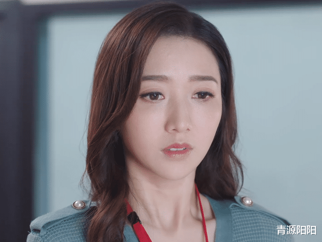 《新闻女王》:一张照片,晓薇为自保,出卖张家妍,文慧心太狠了