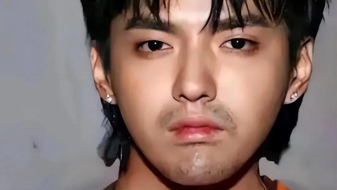 爆吴亦凡已适应监狱生活，当上班长，还到处给人写歌，母亲仍没放弃营救