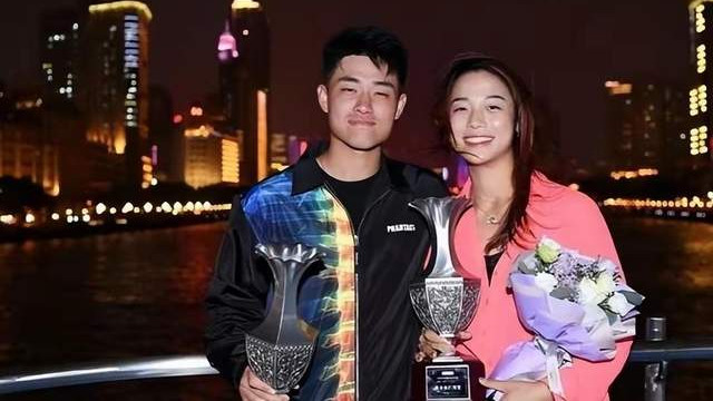 终成别人新娘！吴易昺前女友官宣结婚，与新郎甜蜜比心，网友祝福