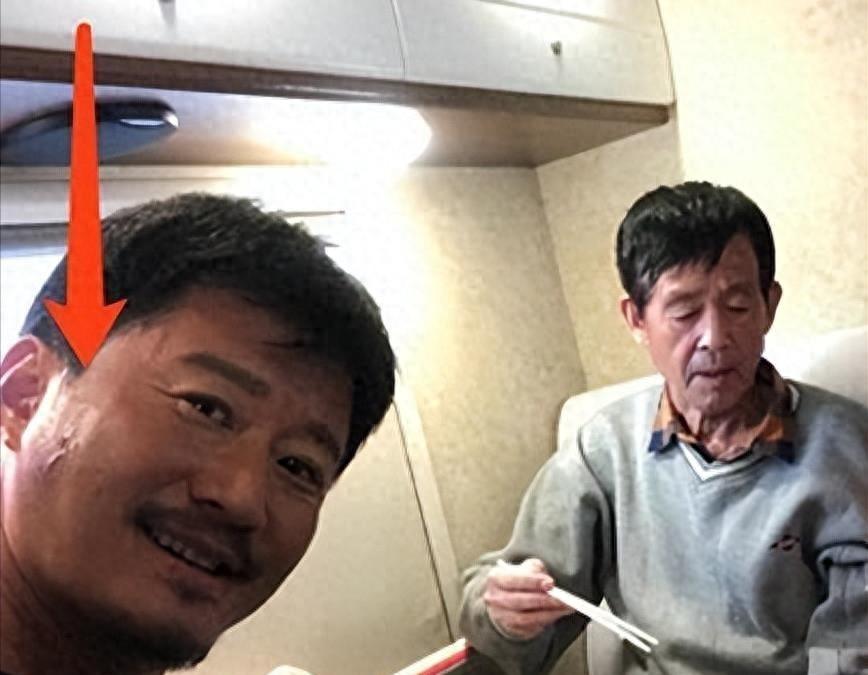 骗了我们整整49年!原来他就是吴京的父亲,难怪吴京能够大红大紫