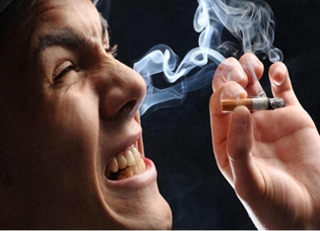 香烟里的尼古丁并不致癌，吸烟有害健康是错的？听听医生咋说