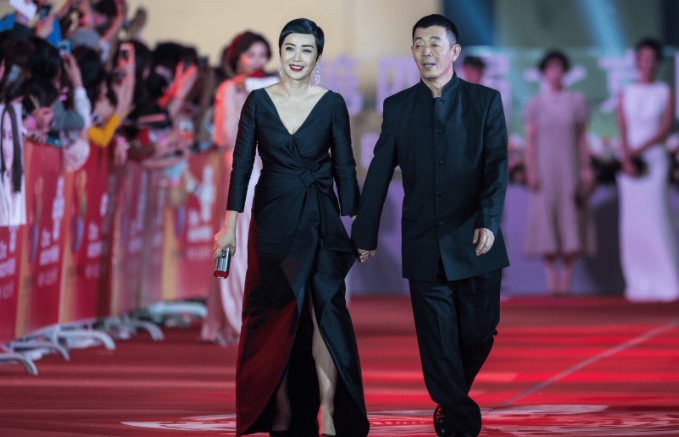 假面|装不下去的洪欣、假装豁达的陶虹,将假面夫妻的“虚伪”暴露了