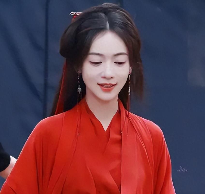 被央视都点名批评了,于正还不放弃她,请陈乔恩、张檬为其作配