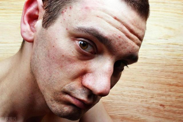 男人不服老,出现这些表现,不服不行,注意锻炼或可延缓