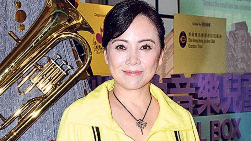 邓萃雯|57岁港星邓萃雯接父亲到北京养老，超爱吃填鸭，喜欢当地四季分明