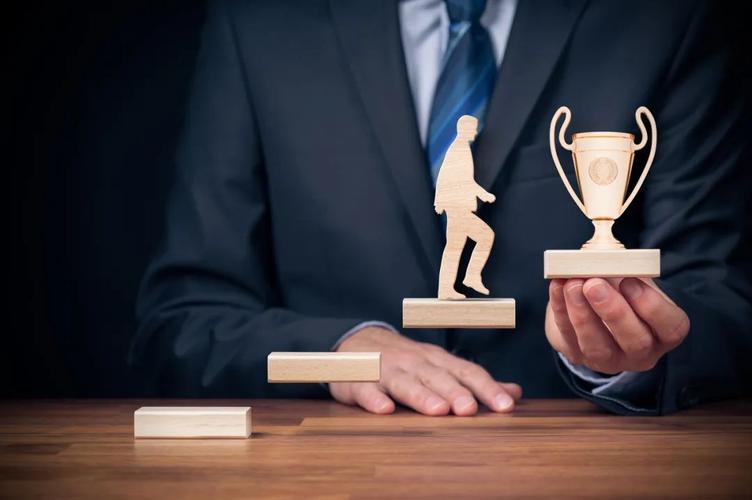 |怎样才能成为专业的人才？