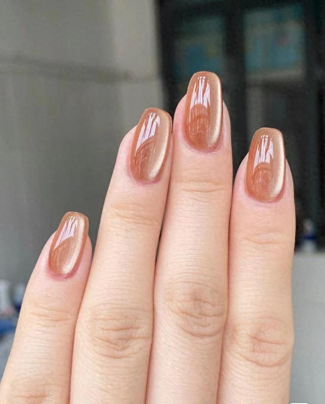 一眼入秋的美甲款式：高级氛围感显白秋冬美甲合集