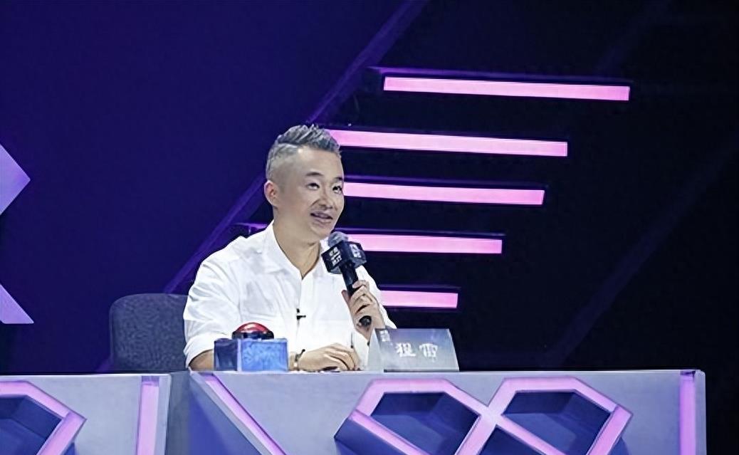 程雷和妻子王萌萌的感情,虽年纪相差18岁,但依旧甜蜜如初