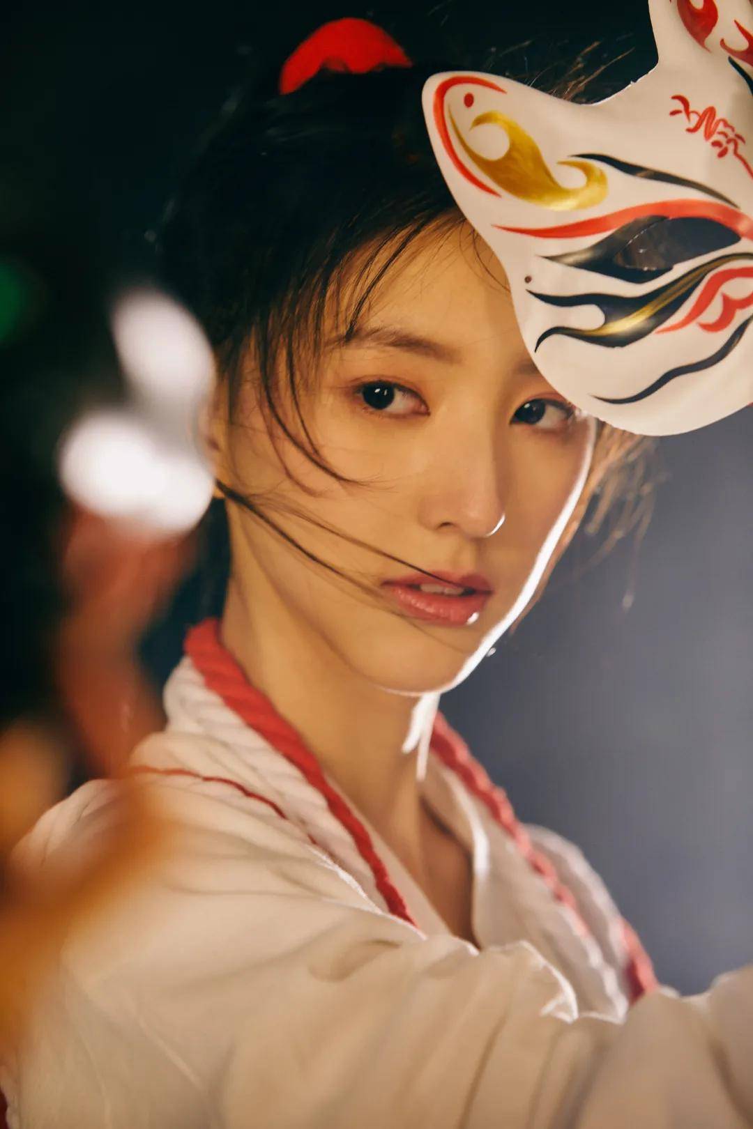 吃饭砸锅！这些“双面人”亲日辱华、立场不明，却还想在中国捞金