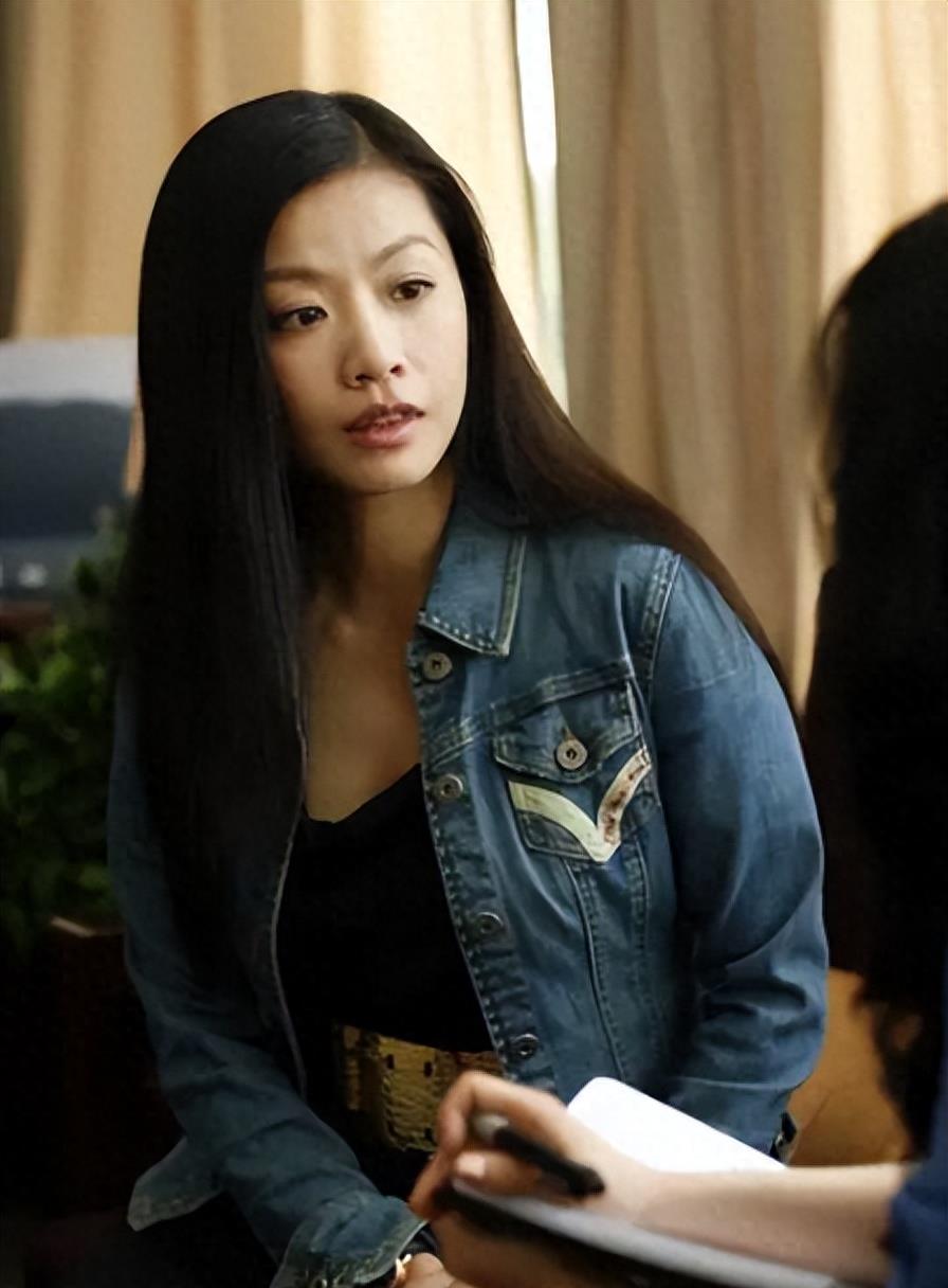 凤凰卫视当家花旦曾子墨：4年连生两个儿子，风光背后的艰辛