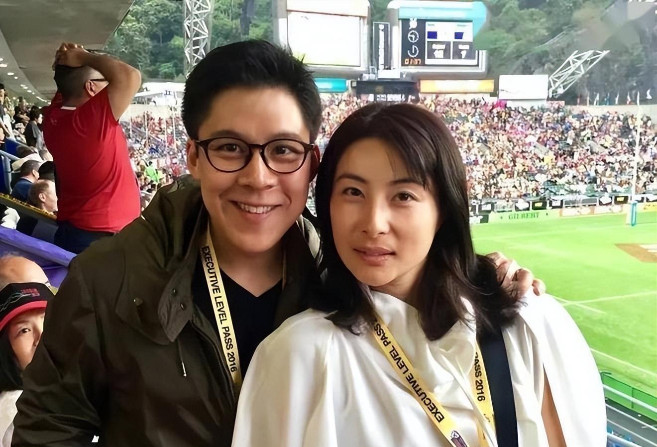 “夫妻本是同林鸟”，但抱歉，就算是郭晶晶这次也救不了霍启刚！