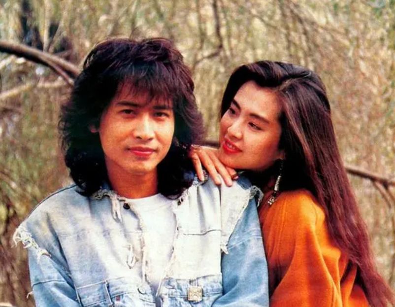 王祖贤|温哥华超市偶遇王祖贤,打扮低调为人节俭,排队结账无明星架子