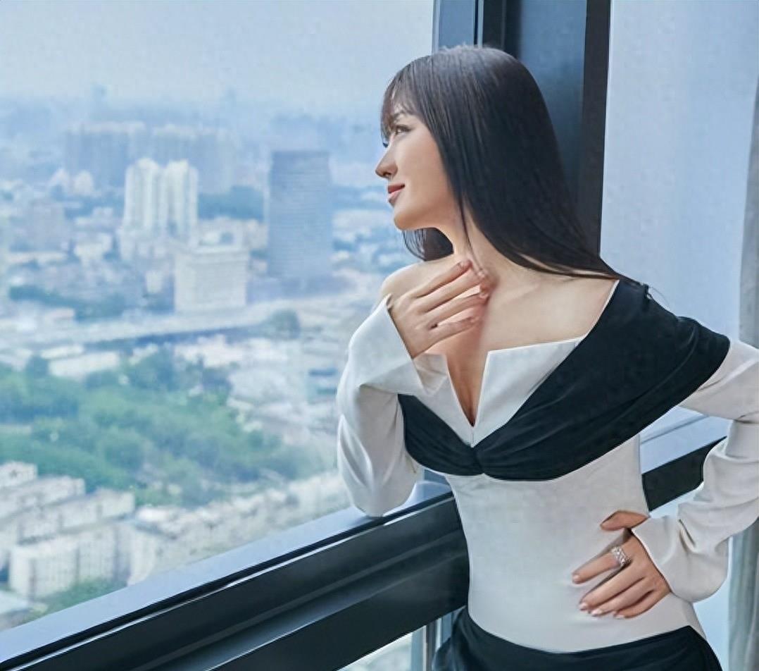 分手26年，赖文峰出狱后结婚娇妻相伴，杨钰莹的选择令人很心疼