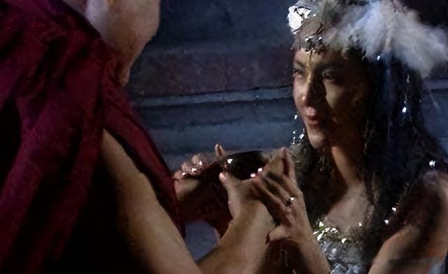 瑕不遮瑜!《西游记》笑到扶墙的穿帮镜头,最后一张你肯定想不到