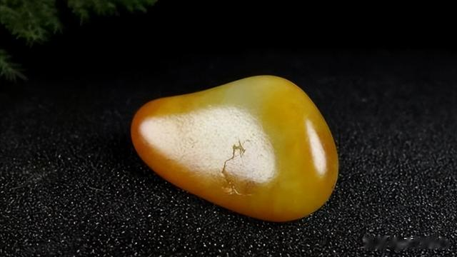 文玩圈，盘玩和田玉真的需要汗液吗