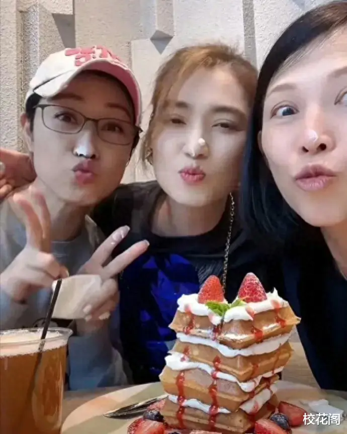 张丹峰毕滢同晒健身画面，不同方式引热议，洪欣找到自己的快乐