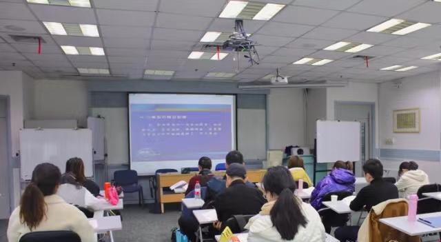 |大专女生求职不满被拒,晒简历求安慰,结果被网友嘲讽“普信女”