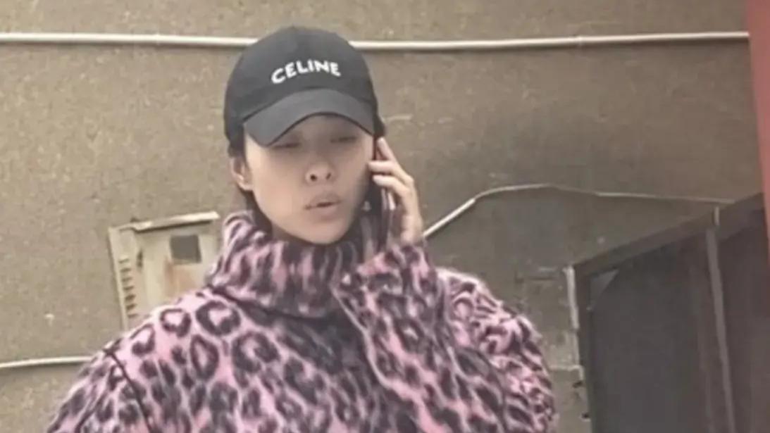 曝知名女星回老家耍大牌，开保时捷让邻居挪车，态度嚣张车技太差