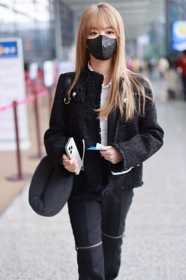 费沁源还是很纤瘦的